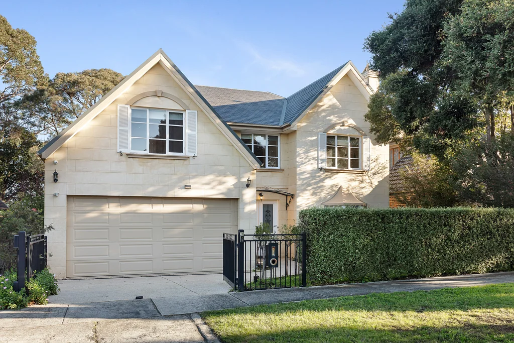 Box Hill South 4chambre Refined Family Luxury in a Premier Box Hill High Zone Setting