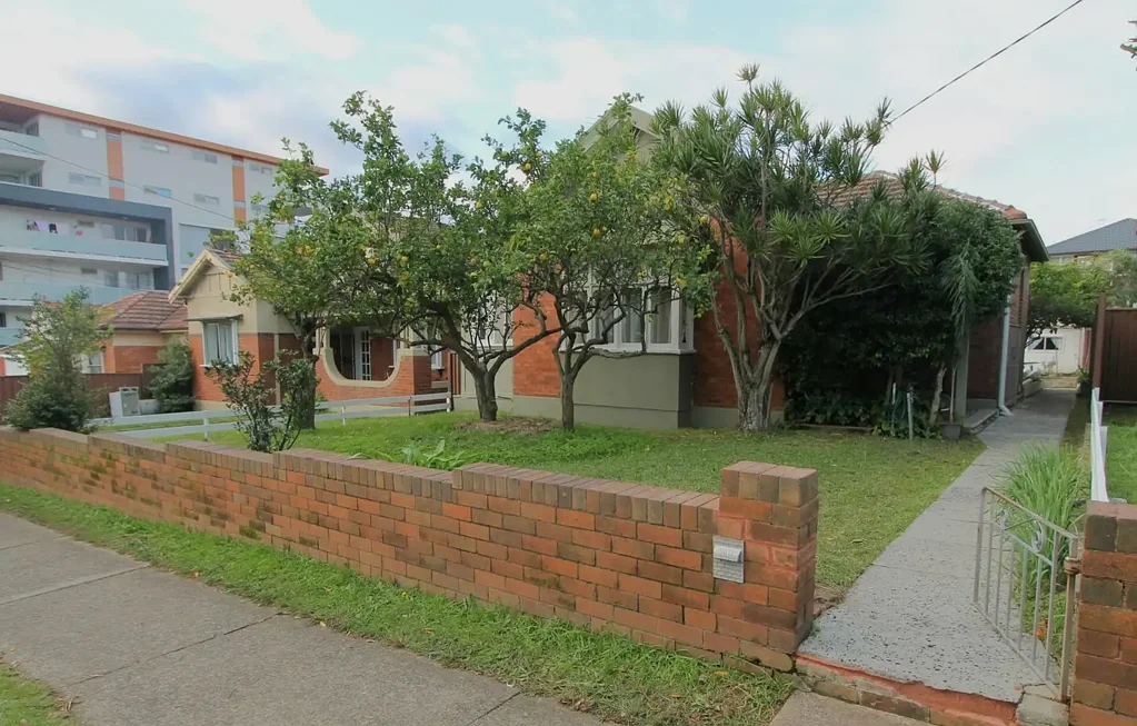 Four Bedroom House in the Heart of Belmore!!