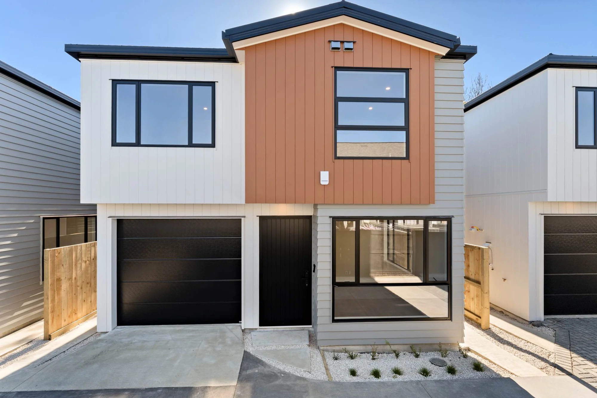 Te Atatu Peninsula 4Habitaciones Standalone with double garage!