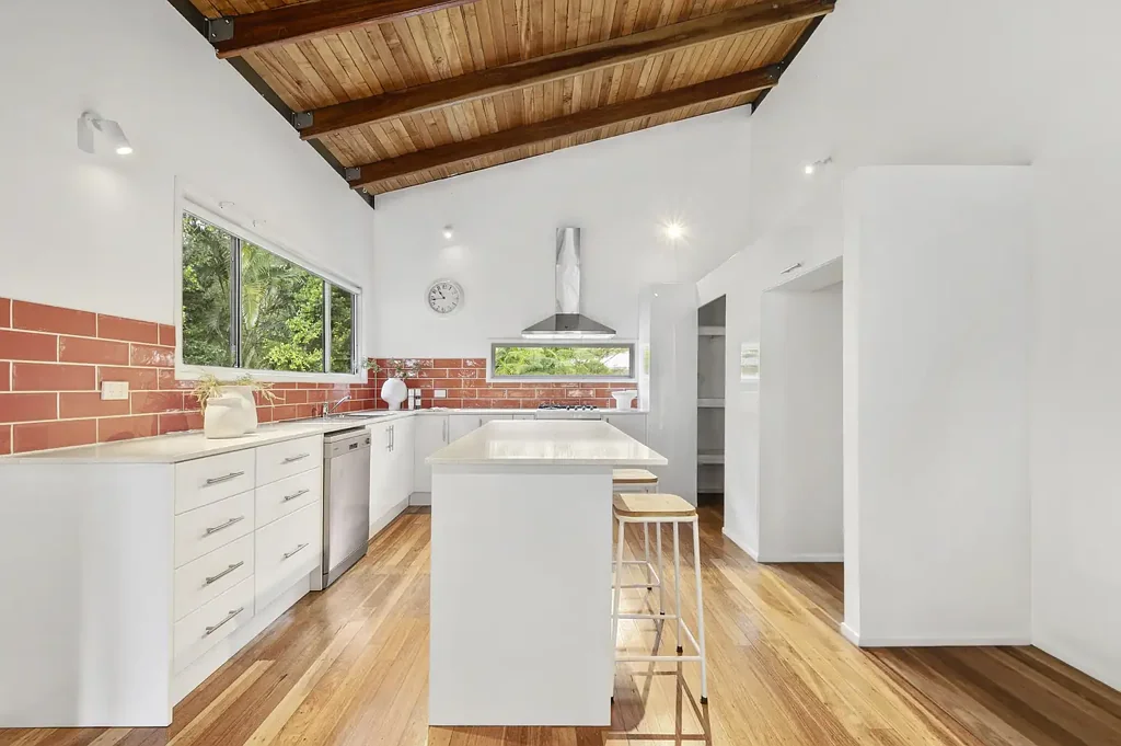 Tewantin 4Moenga A Sanctuary of Serenity, with Tree Top Views and Privacy