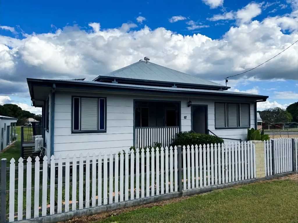 Richmond Hill 4침실 Comfortable Family Living with Solar, Shed & Outdoor Entertaining Area