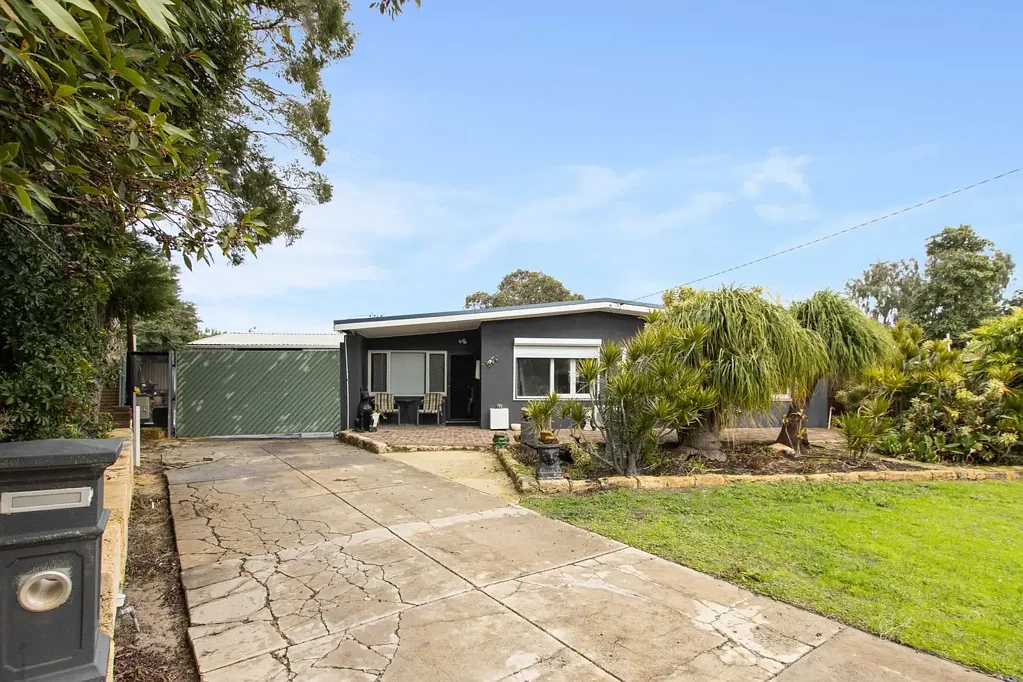 11 Barlow Court, Lockridge, WA 6054