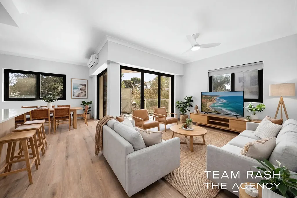 19/2 Walsh Loop, Joondalup, WA 6027