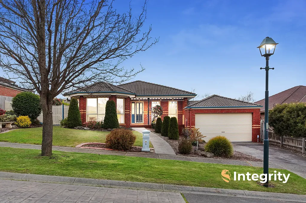 Yarra Glen 4房 在 Yarra Glen 的优质地段拥有一套家庭住宅。 Secure a family home in Yarra Glen's blue-chip estate.