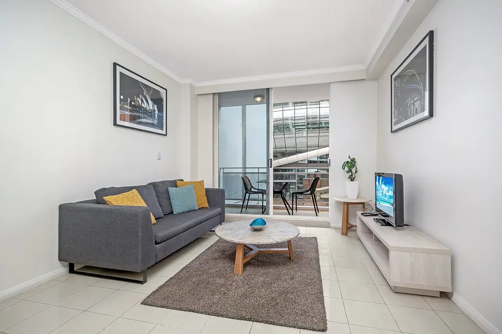 Fully Furnished Apartment at Oaks Trafalgar!