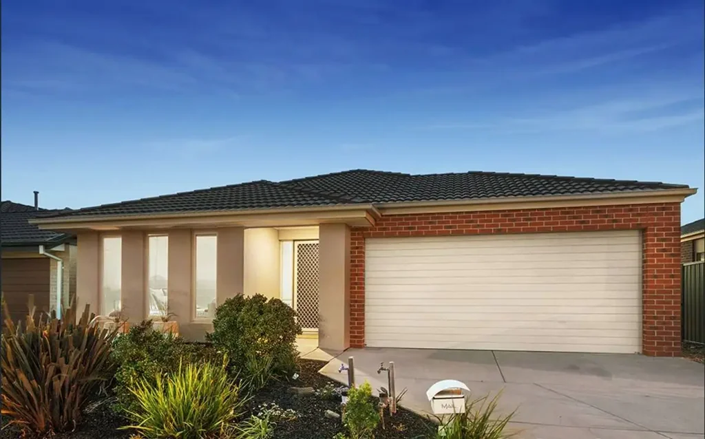 Freshly Painted Family Home with Brand-New Hybrid Floorboards in Bluestone Green Estate