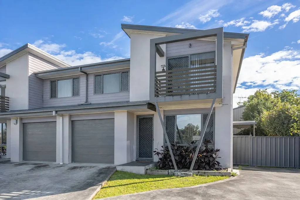 Taree 3Moenga Executive Three Bedroom Townhouse Close to the CBD