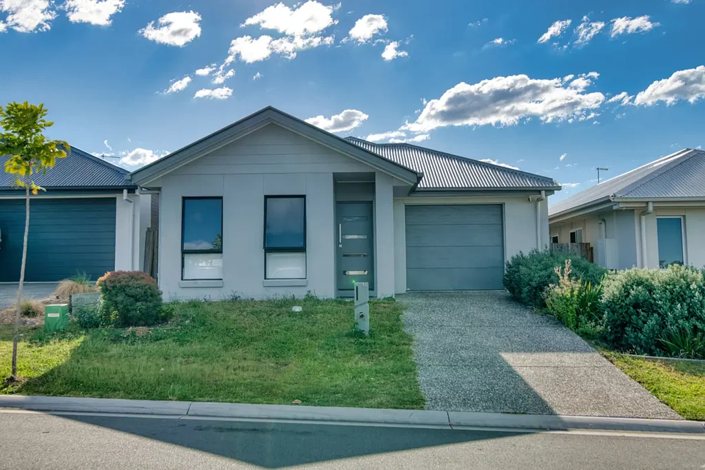 Flagstone 4房  Perfect entry level home or investment...