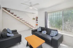 5/111 Station Road, Woodridge