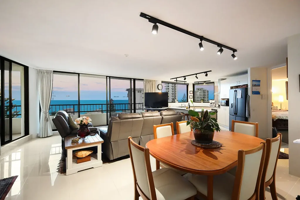 Surfers Paradise 2 Bedroom The Regent - Elevated Entertainer with Wraparound Balcony