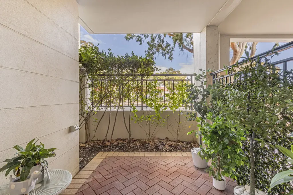 Joondalup 1房  Ground Floor Charm in the Heart of Joondalup