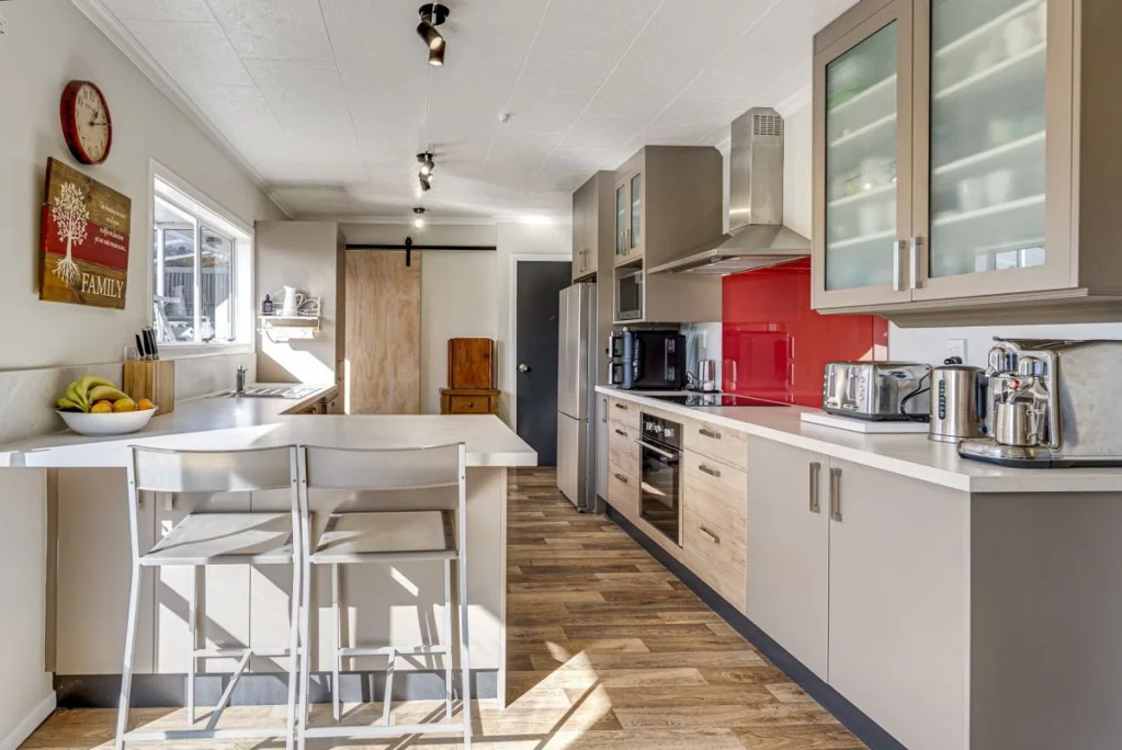 Tahunanui 3침실 Renovated Large three bedroom home with space!