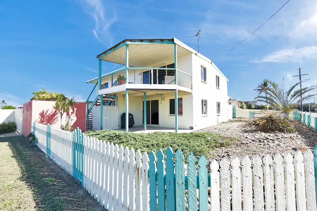 Slade Point 3房  YOU CAN'T LIVE ANY CLOSER TO THE BEACH!!!!
SPECTACULAR POSITION POSITION POSITION!!!
SPECTACULAR VIEWS!!!
SPECTACULAR PRICING!!!
OFFERS from $795,000.