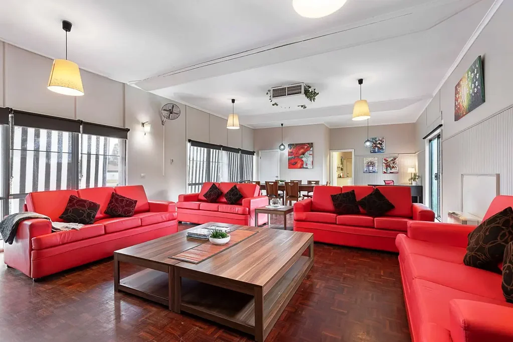 4 BEDROOM RESIDENCE AT MOTEL SITE