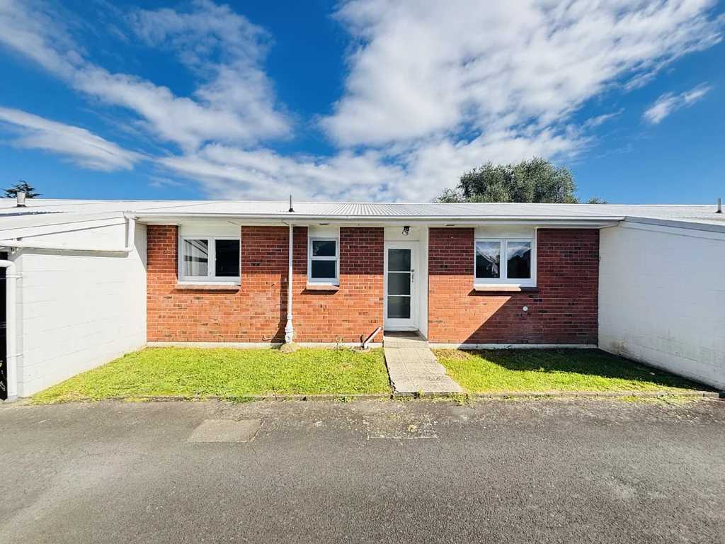 PAPAKURA, 2 BEDROOMS