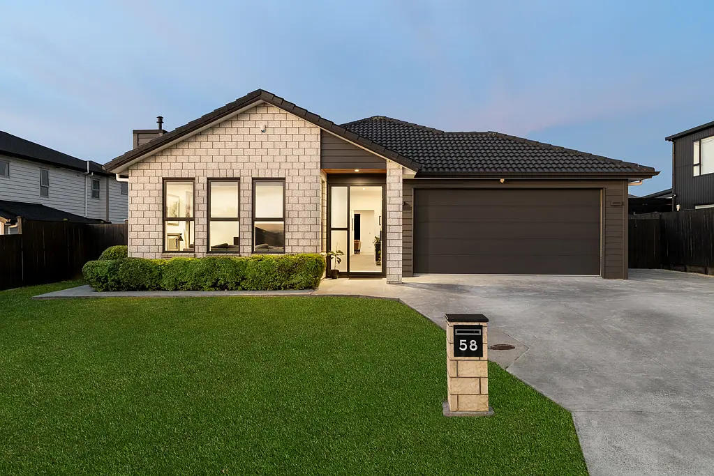 Beachlands 4कमरा Designed for Living, Crafted for Connection