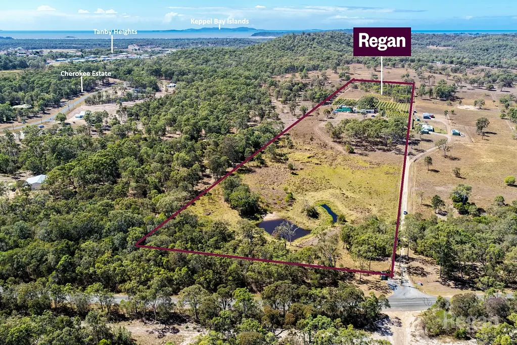 Tanby 25 Acres. Established Farm. Extraordinary Possibilities.