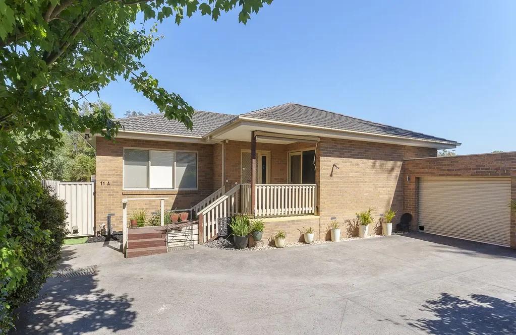 11a Esther Crescent, Mooroolbark, VIC 3138