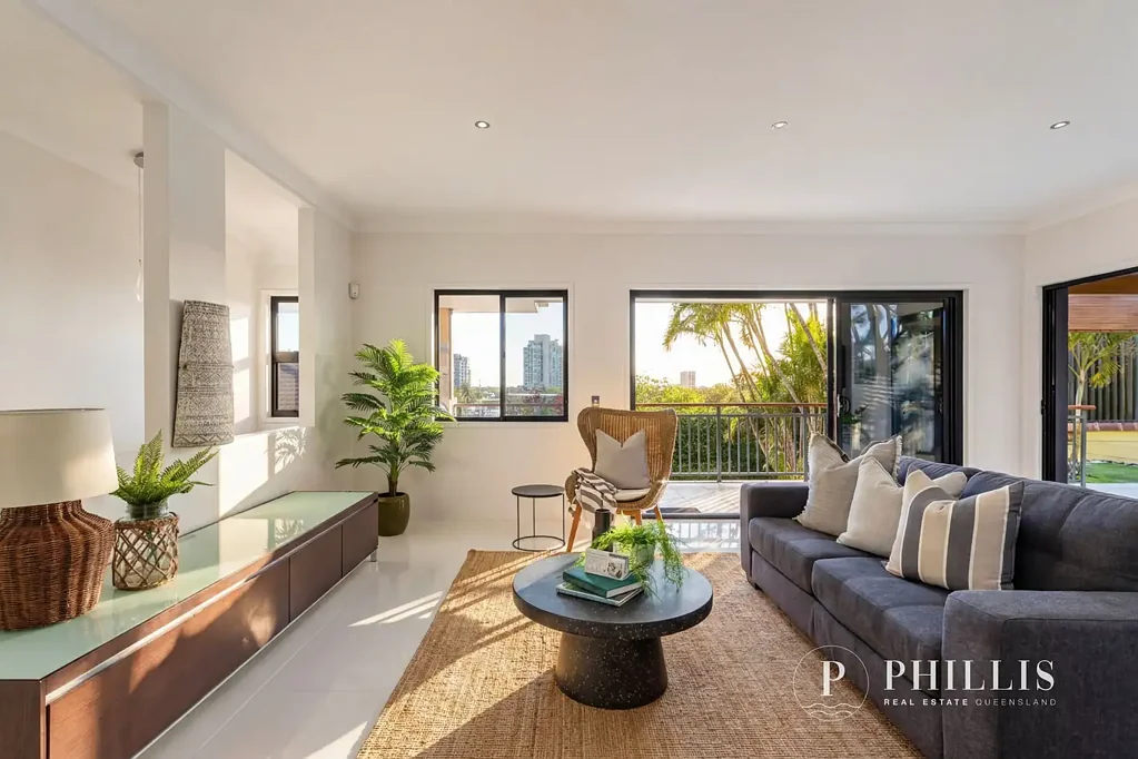 4/62 Imperial Parade, Labrador, QLD 4215