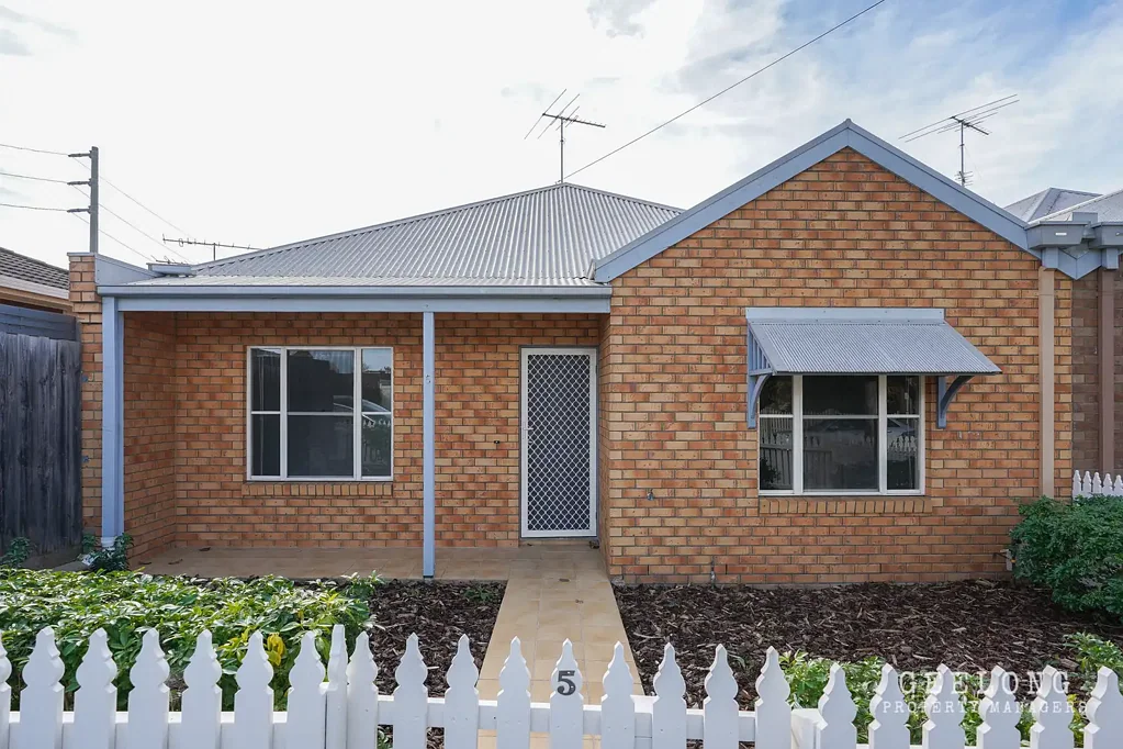 Modern 2-Bedroom Unit in the Heart of Geelong West (Check Out My 3D Tour)
