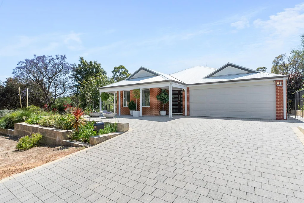 16 Keats Road, Kalamunda, WA 6076