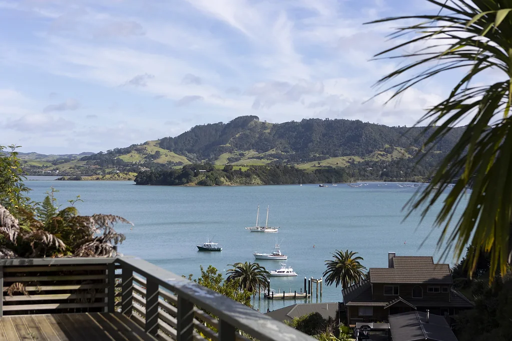 Whangaroa 4Kwarto HARBOUR VIEWS, BOAT PARKING & ROOM TO BREATHE