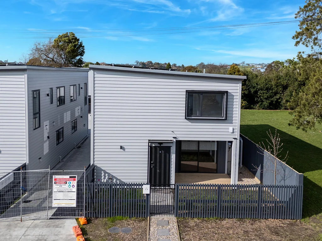 Papakura 3部屋 The Wait Is Over! Title Issued, Move In Now!