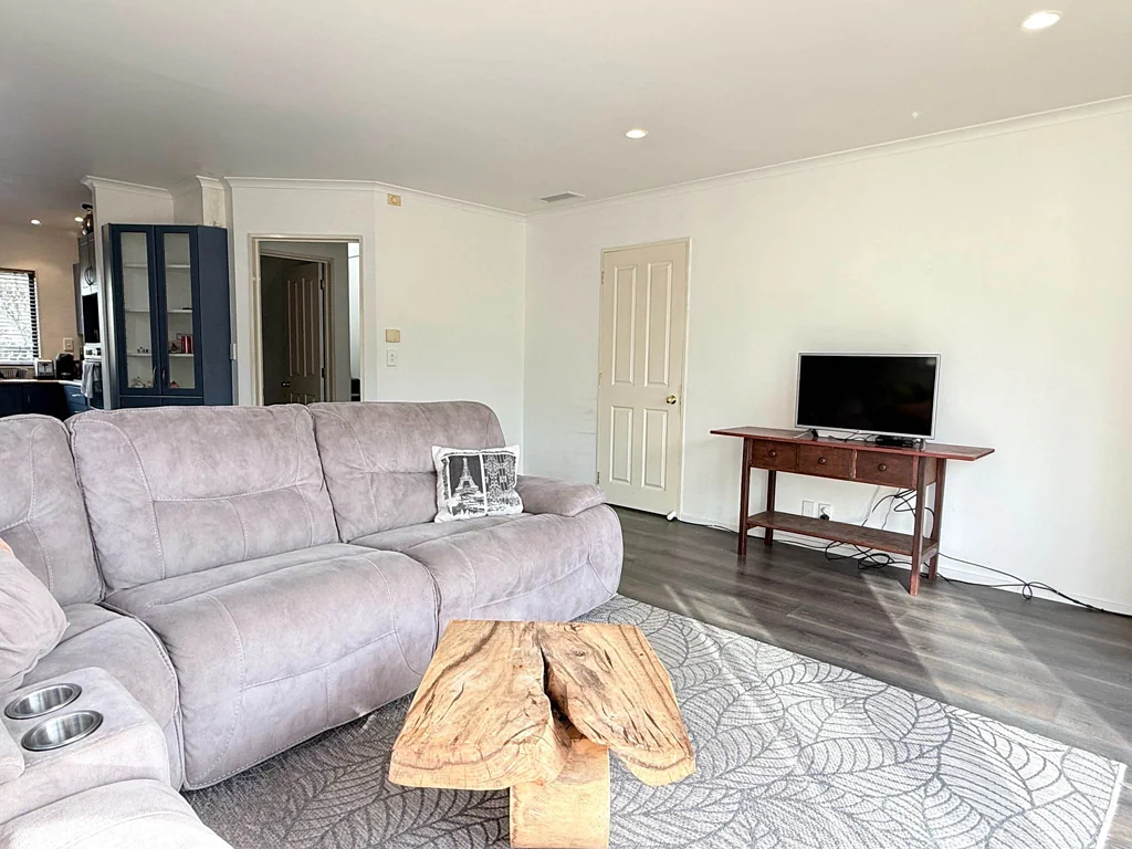 Bright & Sunny 3-Bedroom Duplex Townhouse with...