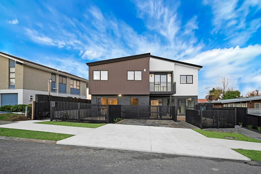Pakuranga Heights 3房  CCC & Title Issued, Present Your Offer