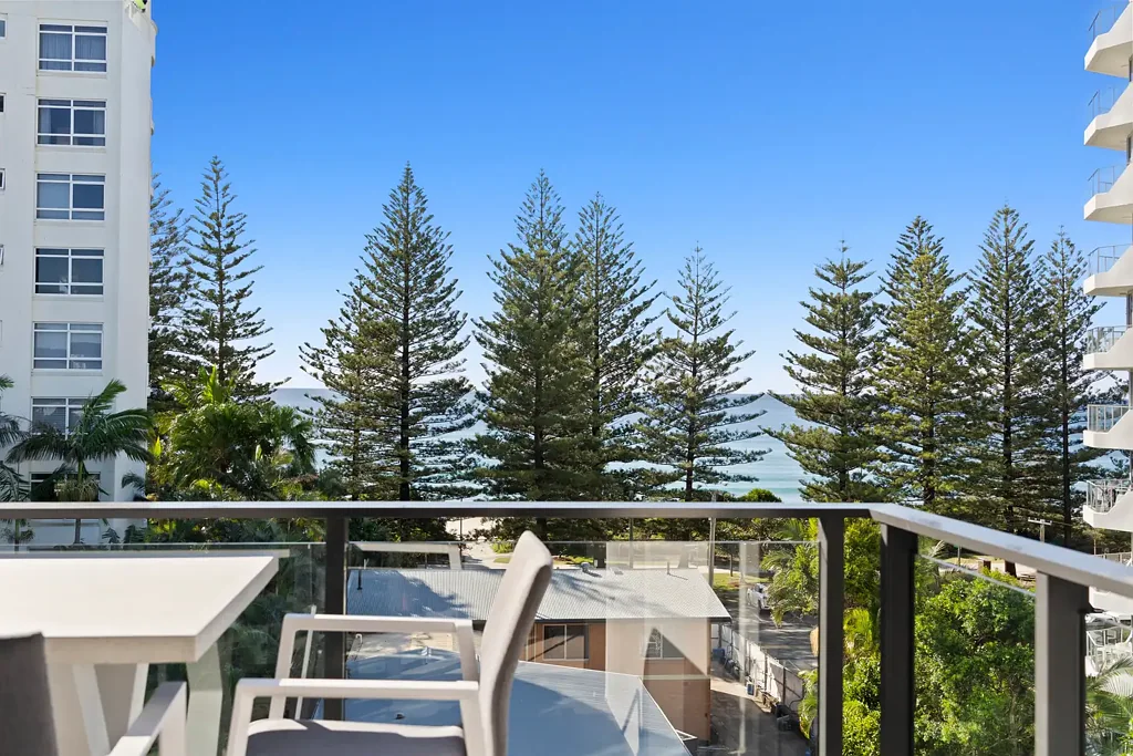 Burleigh Heads 2 Bedroom Exclusive Residence in the Heart of Burleigh