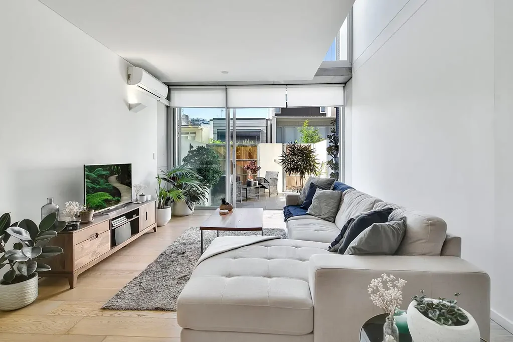 Stylish unfurnished one bedroom apartment at The Lofts