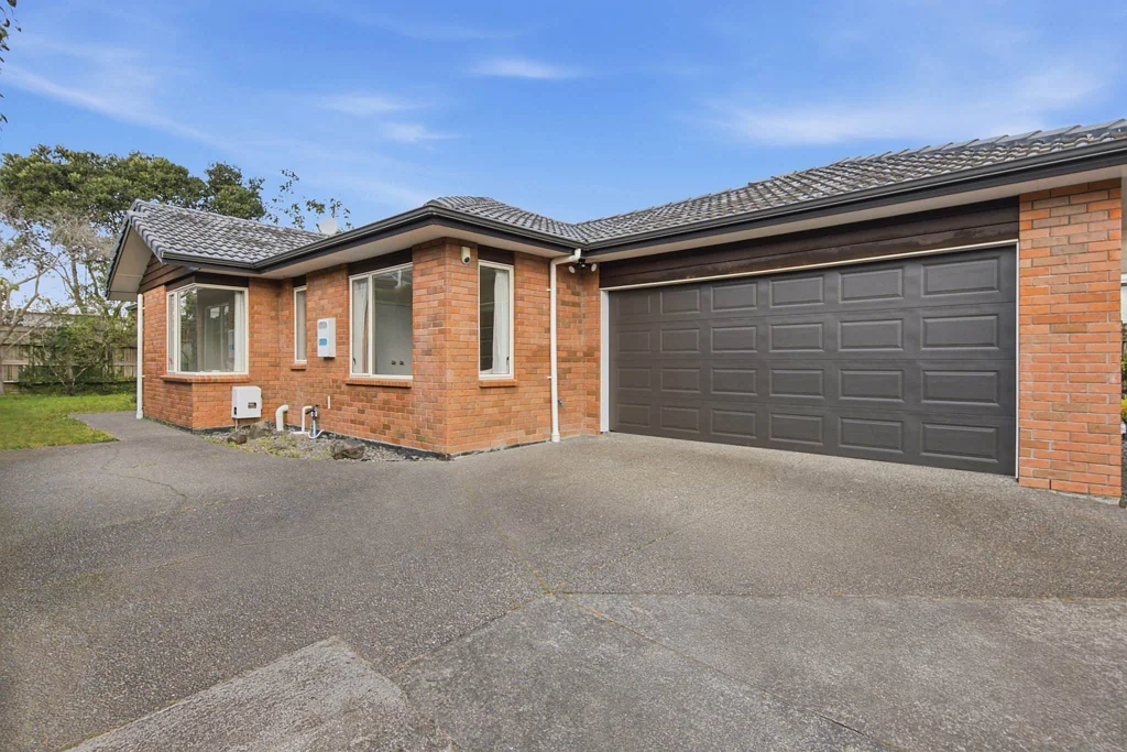 Mount Roskill 4房 单层砖瓦住宅，开启轻松生活！社区氛围浓厚，生活便利！ ONE LEVEL. EFFORTLESS LIVING.