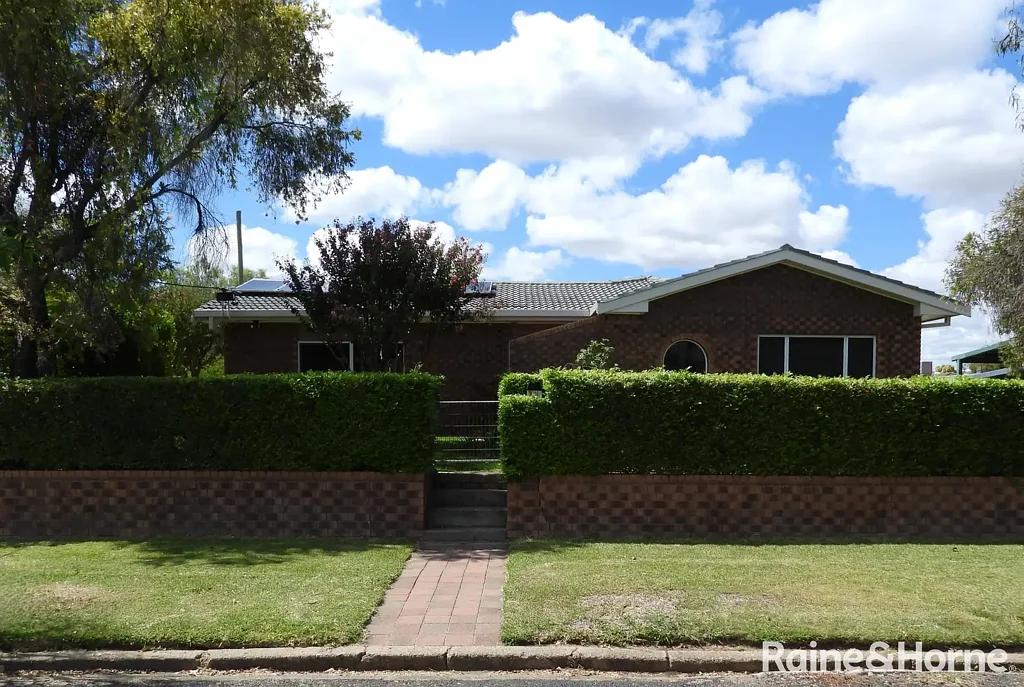 Moree 4 Bedroom a HOME with BENEFITS