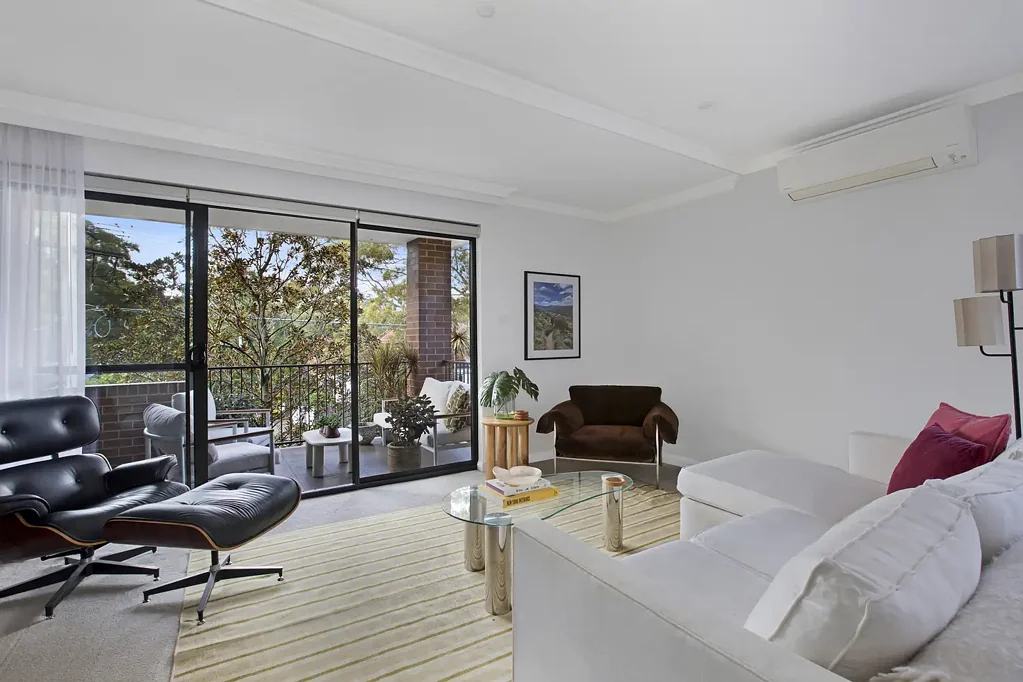 Impeccable boutique living near cafes and rail