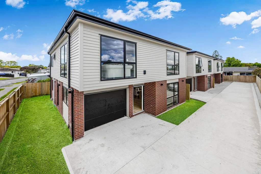 Manurewa 4બેડરૂમ FINISHED TO PERFECTION & READY TO OCCUPY!