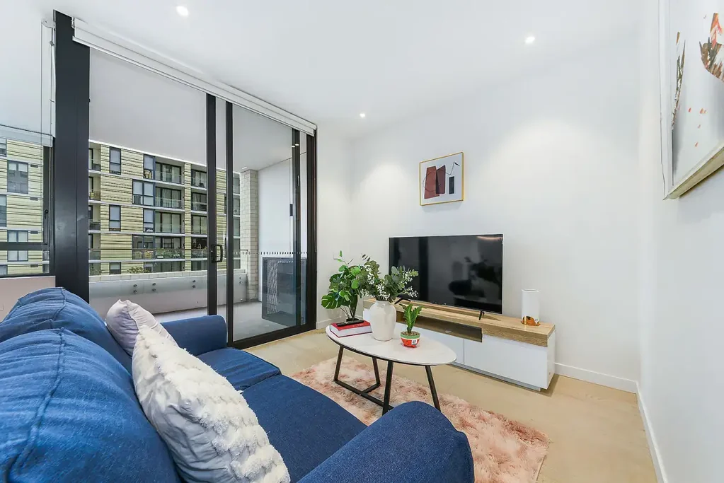 Corner one-bedroom plus study with large window and wide car space