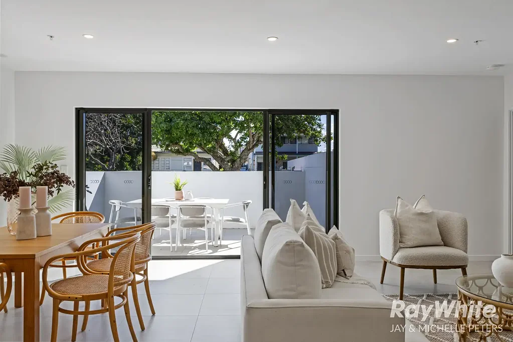 Scarborough 3 Bedroom A Spacious Coastal Retreat with Study, Storage and Style
