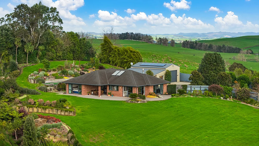 Mangatangi  Lifestyle living with versatility and views