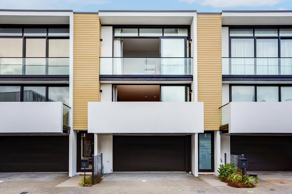 Island Bay 3chambre SPACIOUS, MODERN & CONVENIENT LIVING