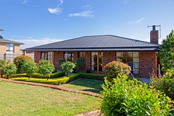 6 Nathan Court, East Devonport