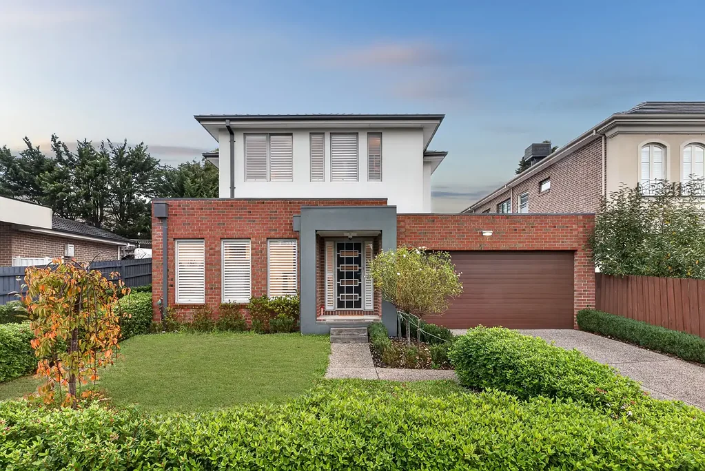 Burwood 4 Slaapkamer Contemporary Family Excellence in the Heart of Burwood