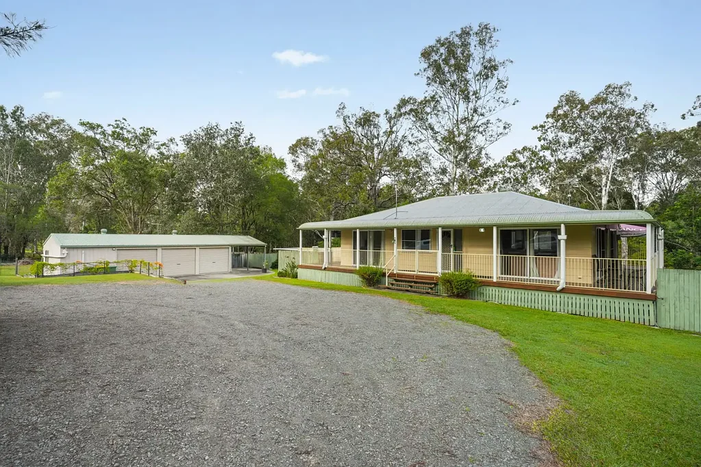 South Maclean 3બેડરૂમ Motivated to sell- Contract needed ASAP