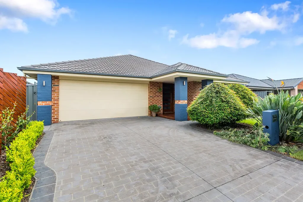 Haywards Bay 4房  Spacious Family Living in Sought-After Haywards Bay