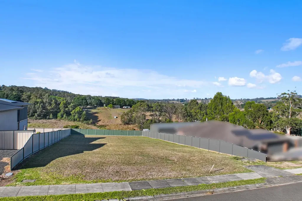 Neerim South 1000 m2 Titled Land with Stunning Views