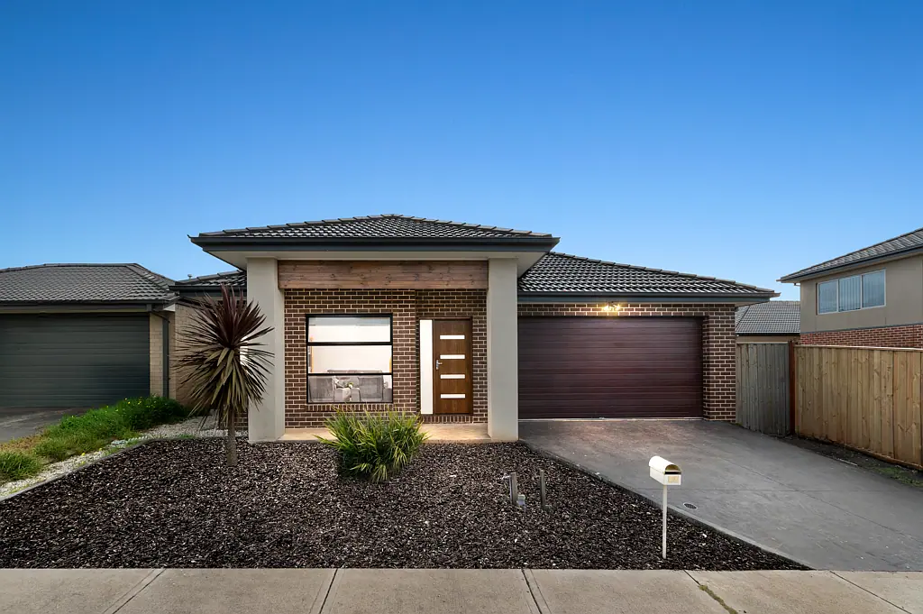 29 Camberwell Parade, Mickleham, VIC 3064