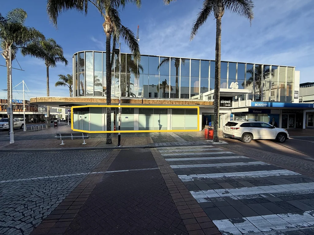 Tauranga Central High-exposure corner on Spring St