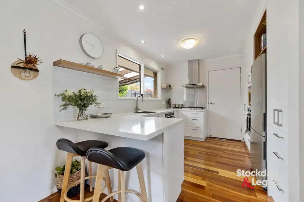 Inverloch 4Phòng ngủ COASTAL CHARM MEETS MODERN COMFORT
