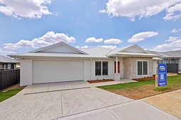 84 Verdelho Drive, Tamworth
