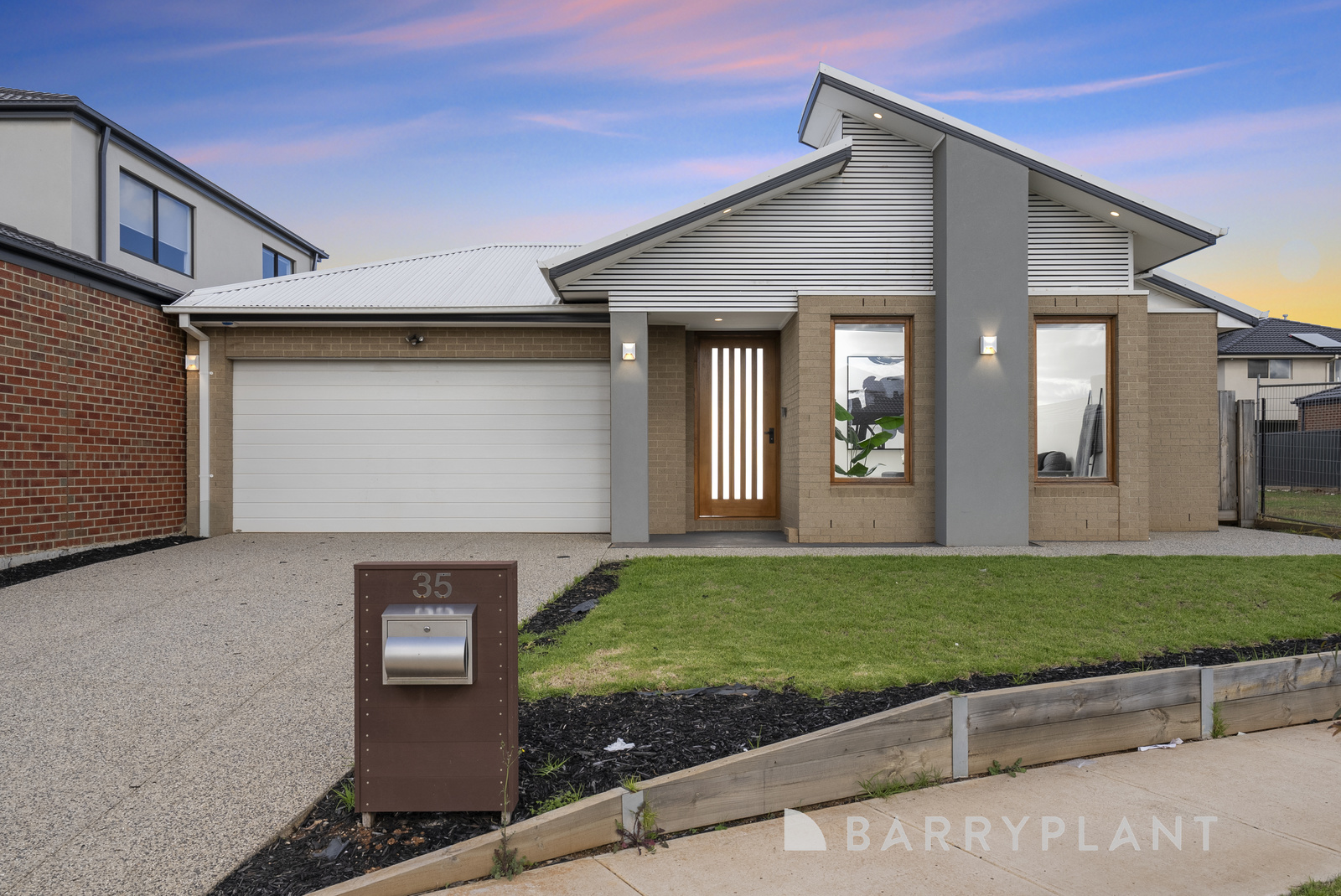 35 ROCHFORD WAY, MELTON SOUTH VIC 3338, 0 chambres, 0 salles de bain, House