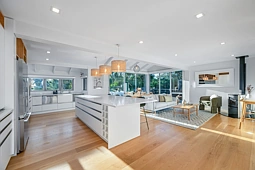 22 Woodfern Crescent, Titirangi